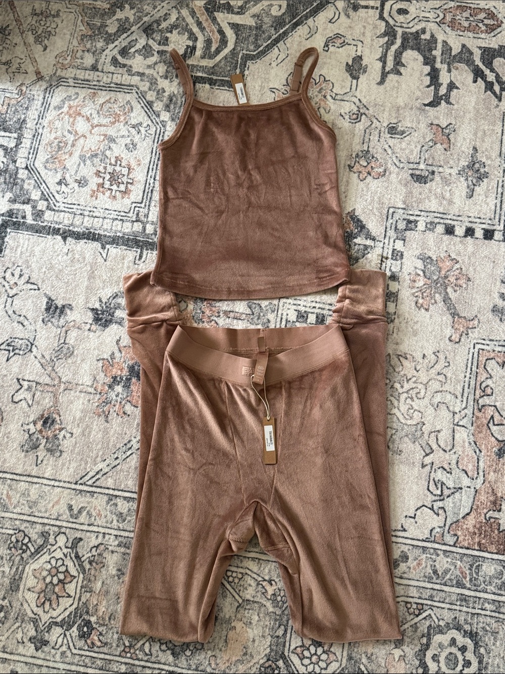Skims  Velvet Outfit Leggings/Top